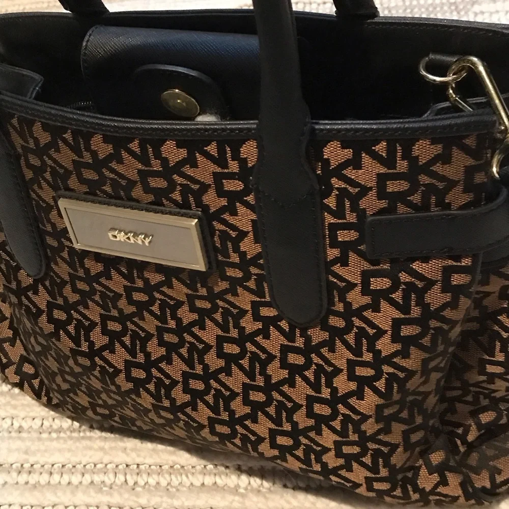 Designer Black and Brown Tote Bag - Picture 2 of 3